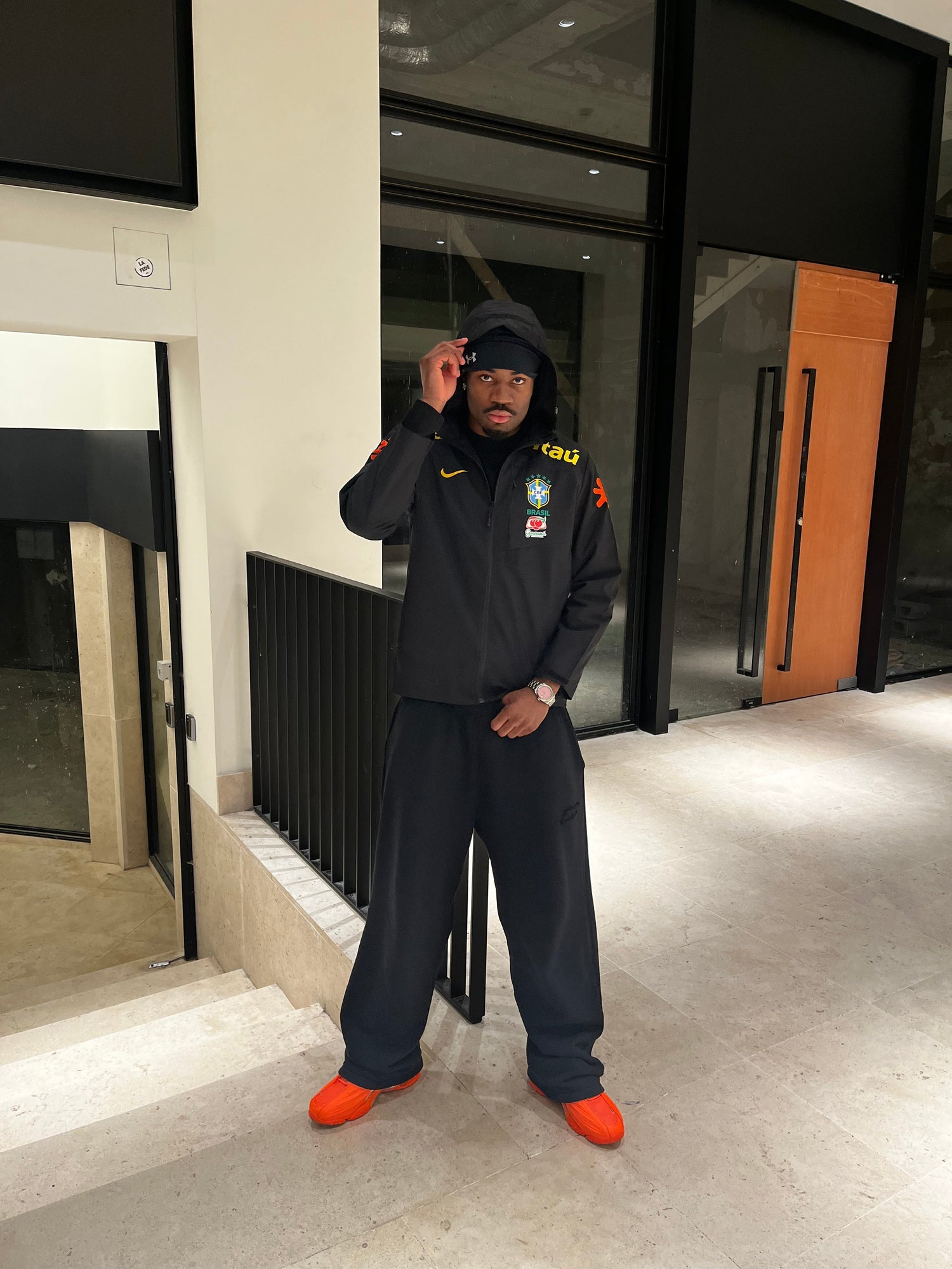 Veste imperméable Brésil noire – portée