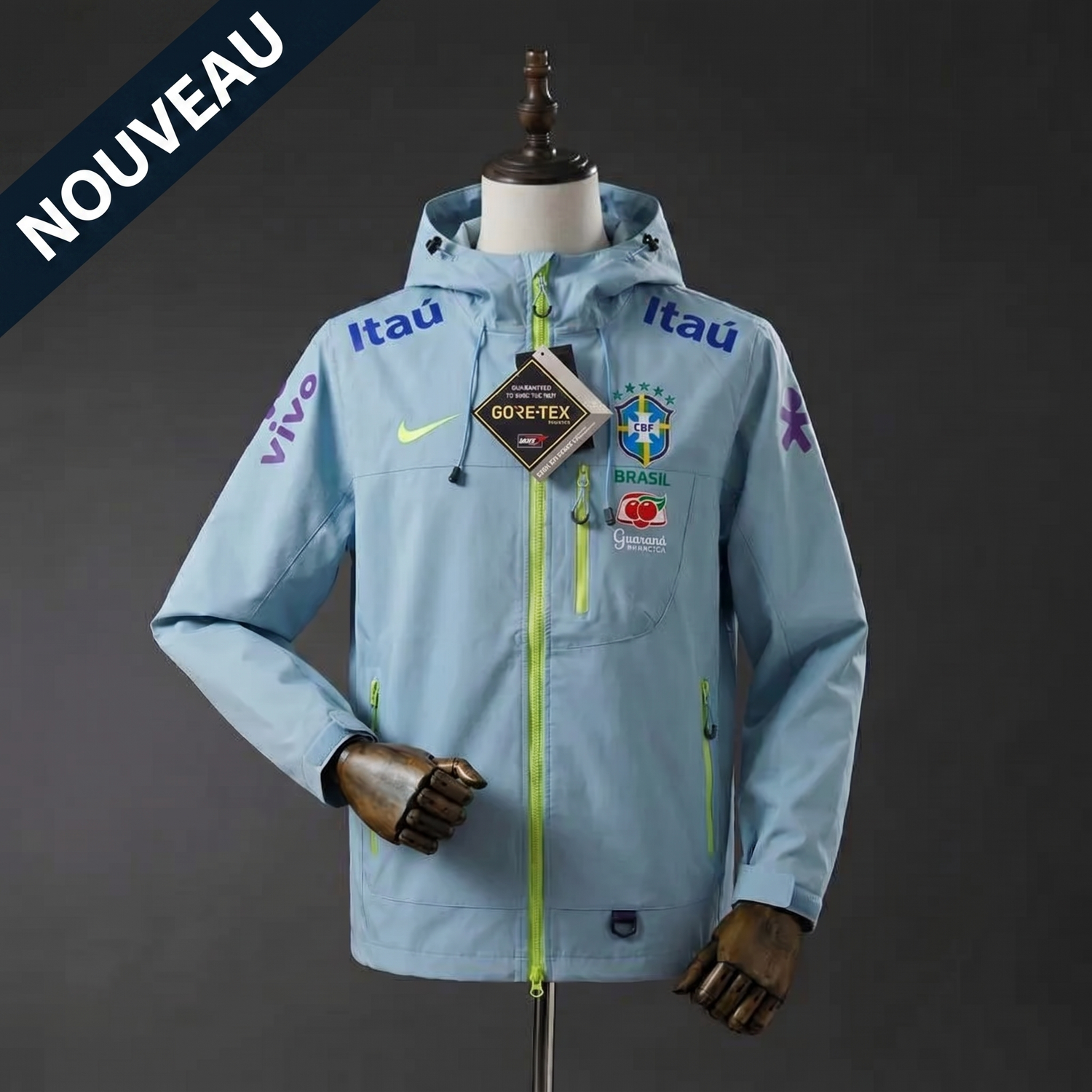 Veste imperméable Brésil bleu ciel – portée